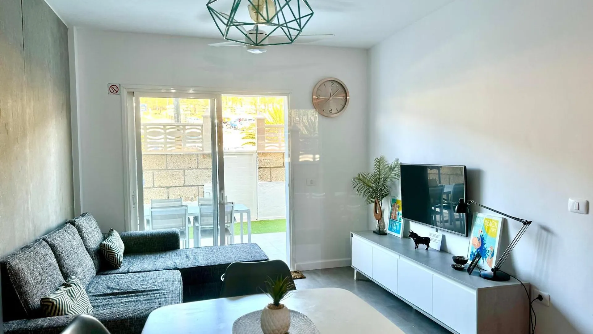 Alma Elegant Suite Apartment Candelaria Spain